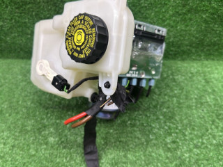 бачок тормозной жидкости BMW X5 G05 2020, 3.0 л., B58B30, бензин, АКПП, a96, внедорожник 5 дв., 6886475, MKC1, 3451, 5D16-01, 10.0629-342, 1202-1234.4, 28.5540-13793, 5203210000C, 10.0964-6412, 5-A05D17, 6886475