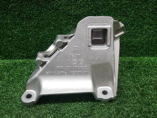 кронштейн двигателя BMW 5 серия G60/G61 2025, 2.0 л., бензин, a90, седан, задний привод, правый руль, 9894906, 2211989490602