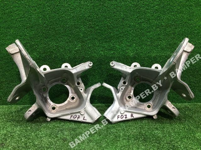 кулак задний правый BMW 5 серия F07/F10/F11 2009, 5.0 л., бензин, АКПП, хетчбэк 5 дв., 6780066 - фото №1