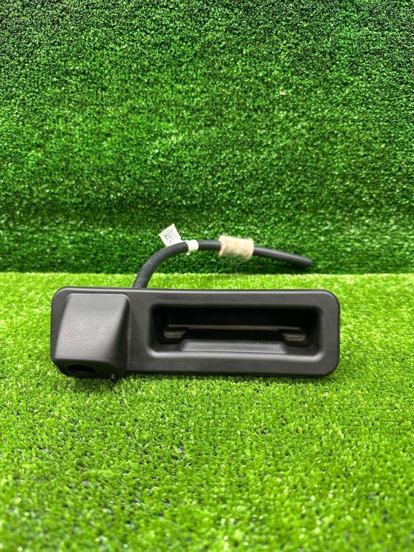 кнопка открытия багажника BMW 5 серия G60/G61 2025, 2.0 л., бензин, a90, седан, задний привод, правый руль, 8494246, 51248494246, 8494246810 - фото №1