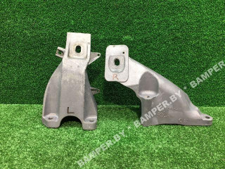 кронштейн двигателя BMW X6 E71/E72 2010, 4.4 л., бензин, АКПП, внедорожник 5 дв., 68820366882035