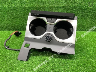 подстаканник BMW X5 G05 2020, 3.0 л., i, бензин, АКПП, внедорожник 5 дв., 6827173