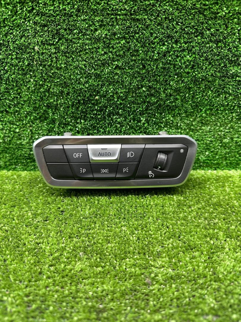 блок управления светом BMW X5 G05 2022, 3.0 л., B58B30, бензин, АКПП, 416, внедорожник 5 дв., задний привод, 5A16B01, 6131, HW07SW07.10, 61315A16B01, 0-10895119, E1181991-0B, M209588, SA16B01-01 - фото №1