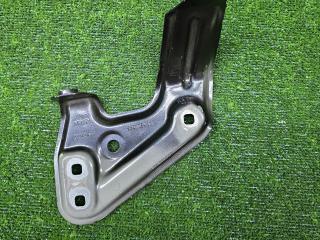 крепление ( кронштейн ) крыла BMW 5 серия G60/G61 2025, 2.0 л., бензин, a90, седан, задний привод, правый руль, 962119405, 9621194