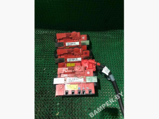 плюсовой провод аккумулятора BMW X5 E70 2008