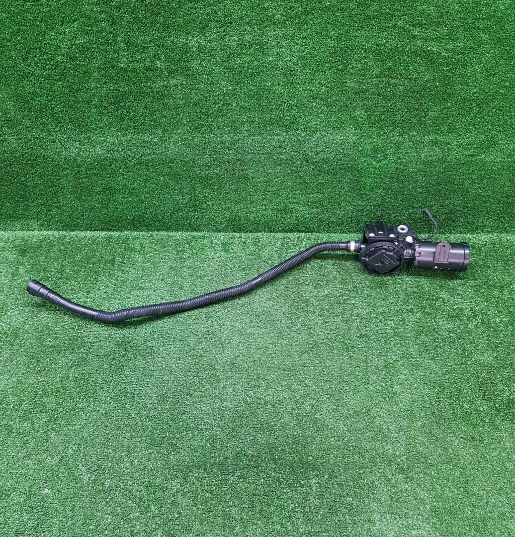 клапан вентиляции топливного бака BMW X5 G05 2020, 3.0 л., B58B30, бензин, АКПП, a96, внедорожник 5 дв., 7447496, 16137447496 - фото №1