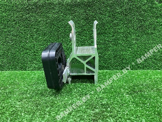 кронштейн (крепление) BMW X7 G07 2021, 3.0 л., i, бензин, АКПП, внедорожник 5 дв., 51117421636 - фото №1