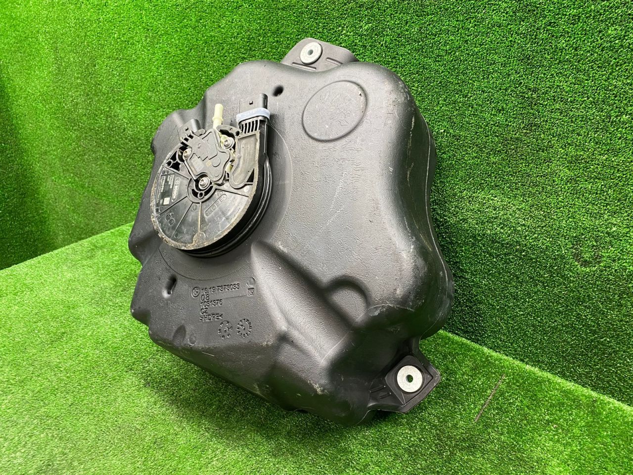 бачок расширительный BMW 8 серия G14/G15 G16 2020, 4.4 л., N63 B44 C, бензин, АКПП, mineralweiß metallic (a96), седан, 17138607137, 8607137, 17138607137, 8607137 - фото №1