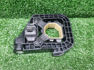 кронштейн радиатора BMW 5 серия G60/G61 2025, 2.0 л., бензин, a90, седан, задний привод, правый руль, 5A18815, 17115A18815