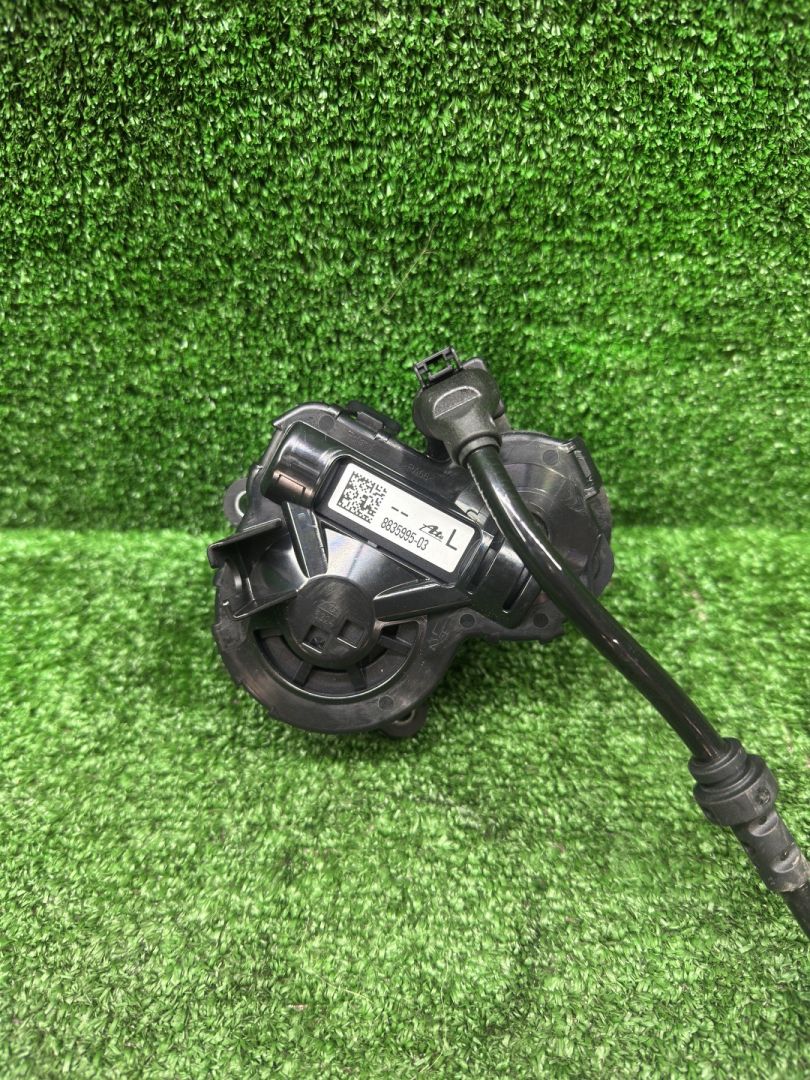 электроручник BMW 5 серия G60/G61 2025, 2.0 л., бензин, a90, седан, задний привод, правый руль, 8835995, 8835995-03 - фото №1