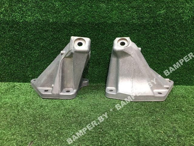 кронштейн двигателя BMW 5 серия F07/F10/F11 2012, 4.4 л., бензин, 22112284111, 22112284112 - фото №1