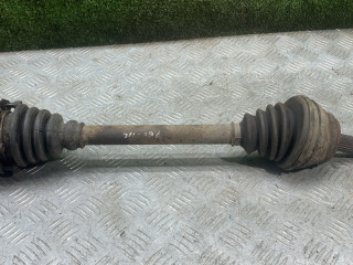 полуось передняя левая (приводной вал, ШРУС) Volkswagen Passat B3 1990, 1.9 л., дизель, МКПП, универсал