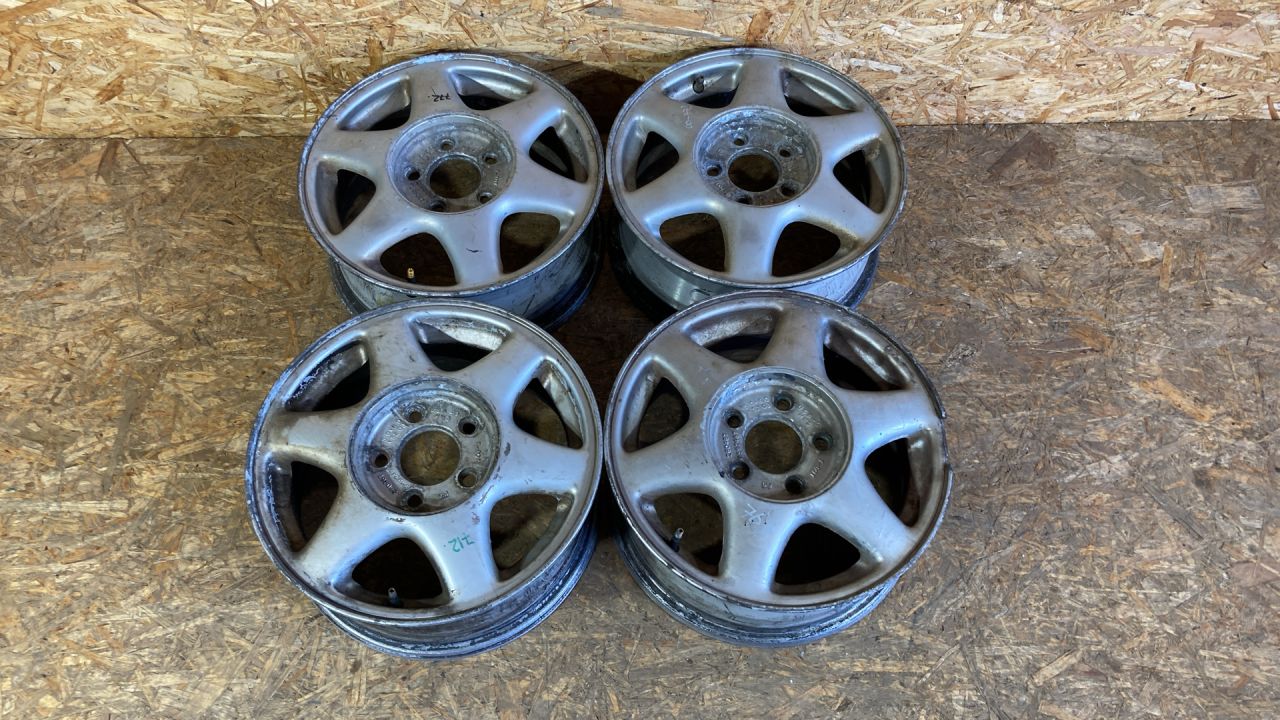 диск литой Opel Sintra 1 поколение 1998, 2.2 л., X 22 XE, бензин, МКПП, минивэн - фото №1