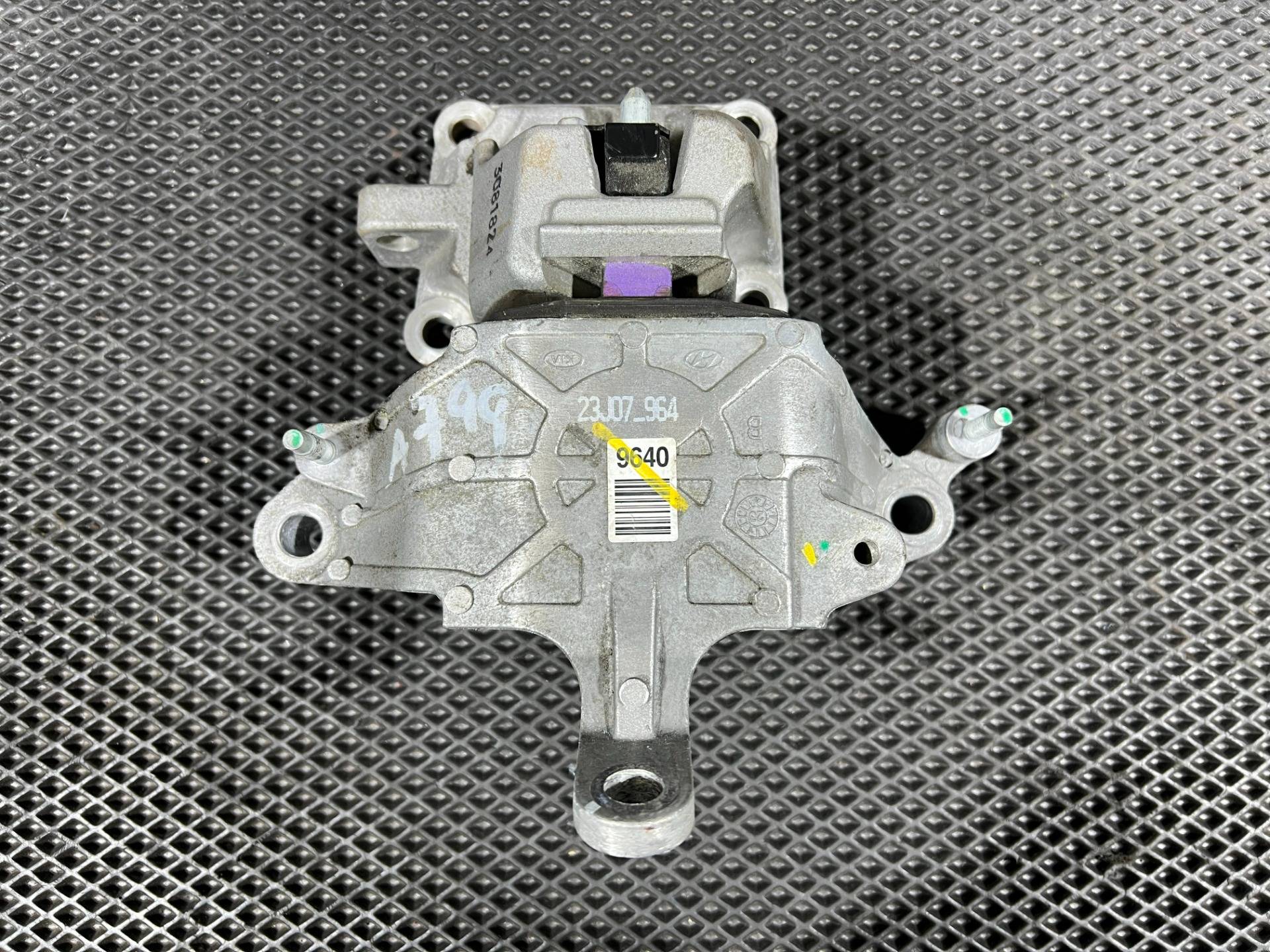 Подушка крепления двигателя Hyundai Tucson 4 поколение (NX4) 2024 OEM 21830N9530