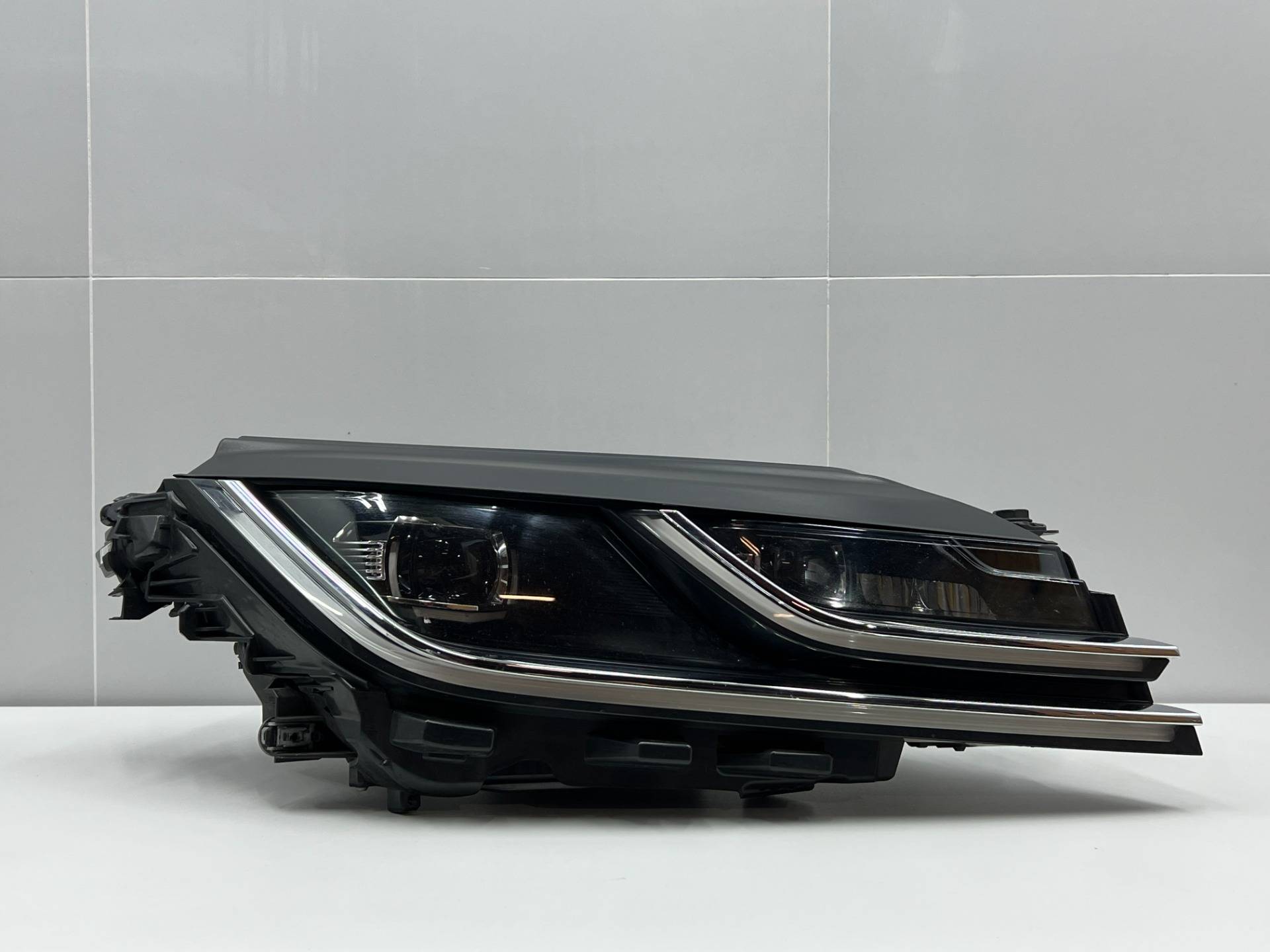 Фара правая Volkswagen Arteon 2019 OEM 3G8941082B
