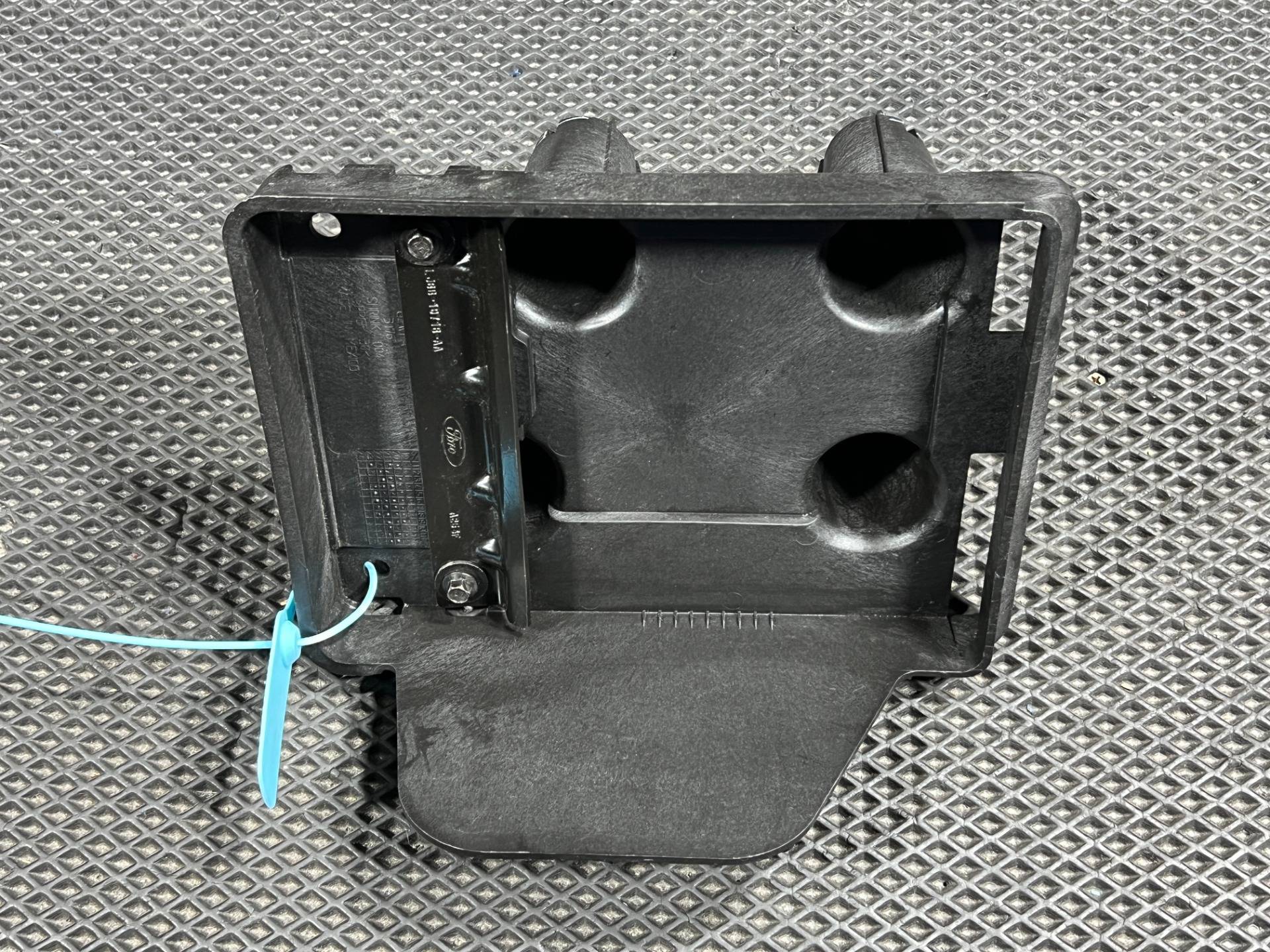 Полка аккумулятора Ford Mustang Mach-E 2023 OEM LJ8B10718AA