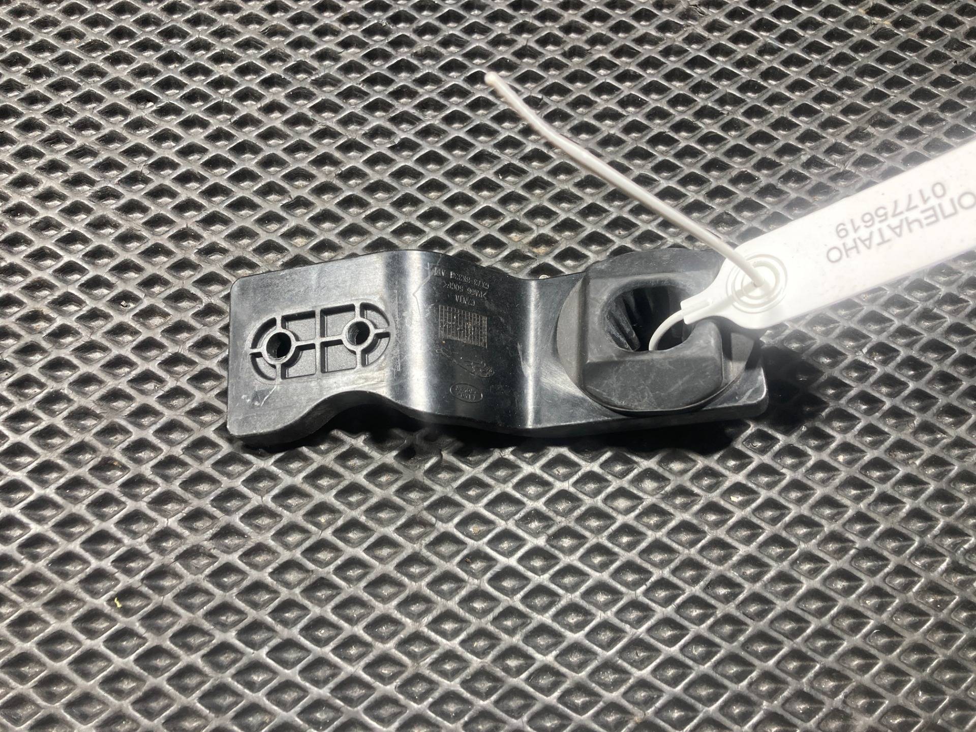 Кронштейн радиатора Jaguar XE X760 2017 OEM GX738K336AE, T2H25176