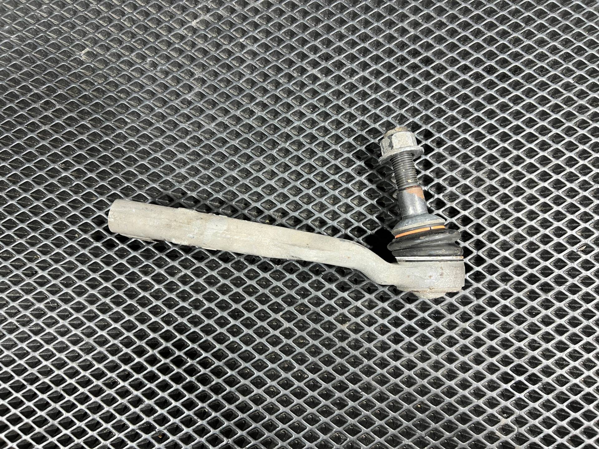 Наконечник рулевой правый BMW 7 G11/G12 2017 OEM 32106868689, 6868689, 32106869537, 6869537