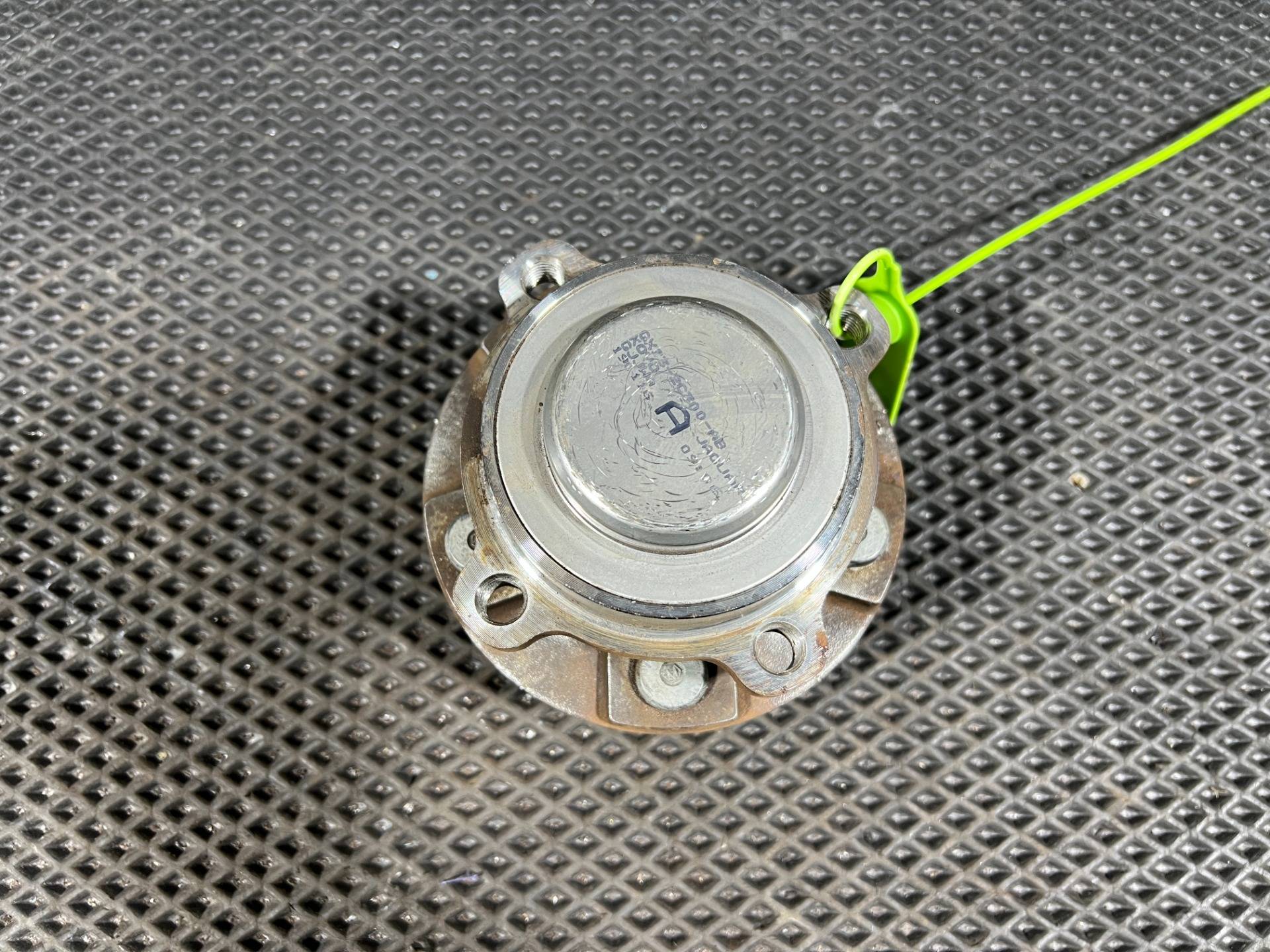 ступица передняя Jaguar XE X760 2015 OEM GX732C300AB, T2H2225, T2H42050