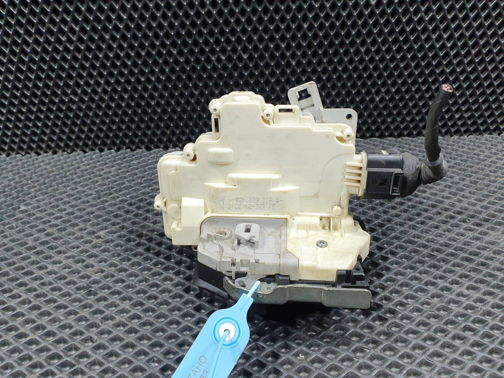 замок двери задней правой Audi SQ7 4M 2012 OEM 4G0839016A