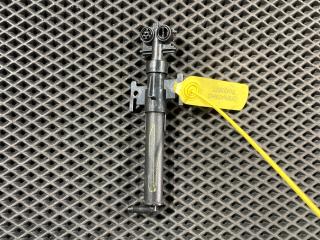 форсунка омывателя фары левая Land Rover Discovery 5 поколение 2017, 2.0 л., 204PT, бензин, АКПП, внедорожник 5 дв., LR083134, HY3213K131A