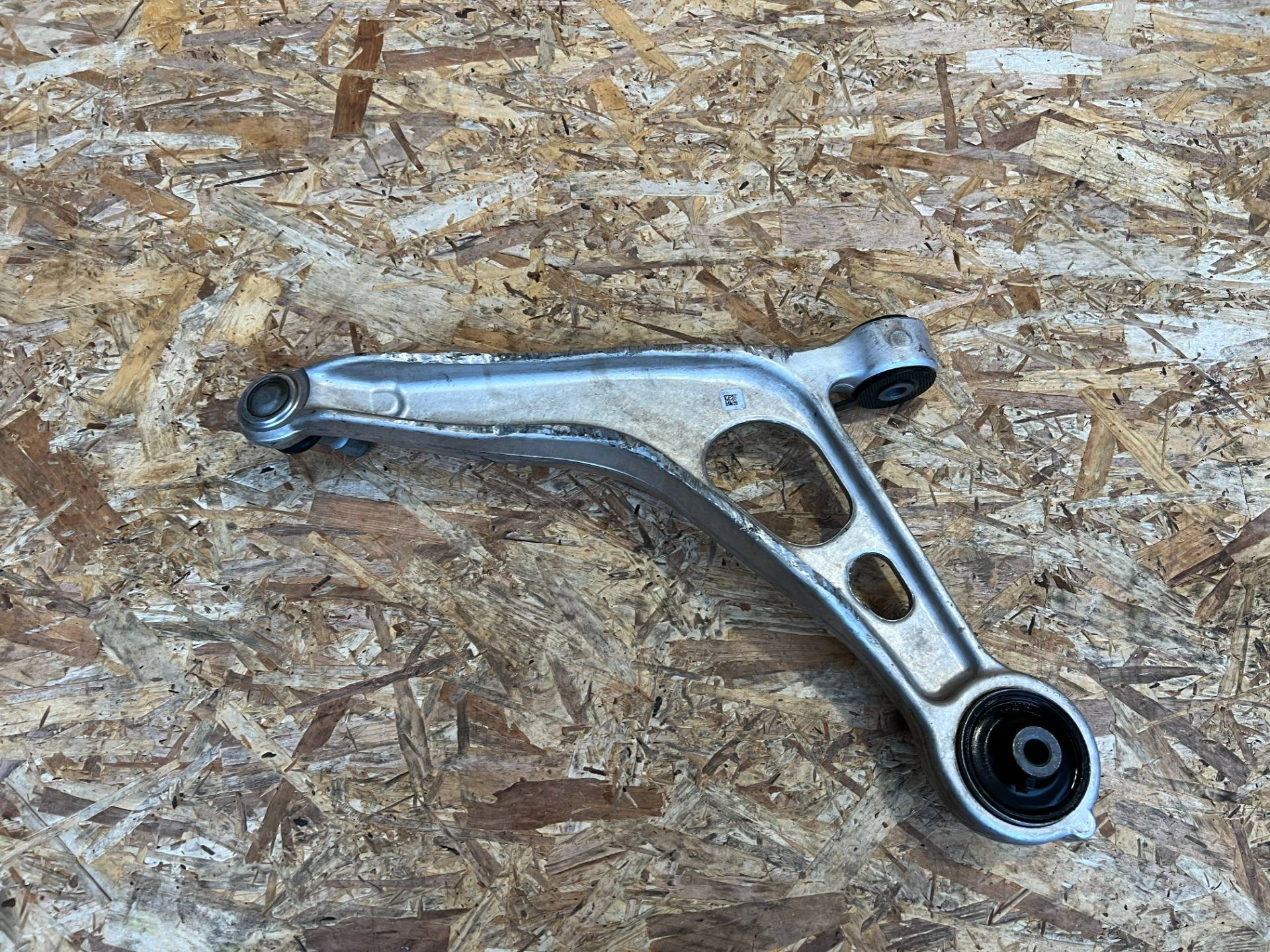 Рычаг передний правый Nissan Rogue T33 2022 OEM 545006RA0B, 545006RR0B