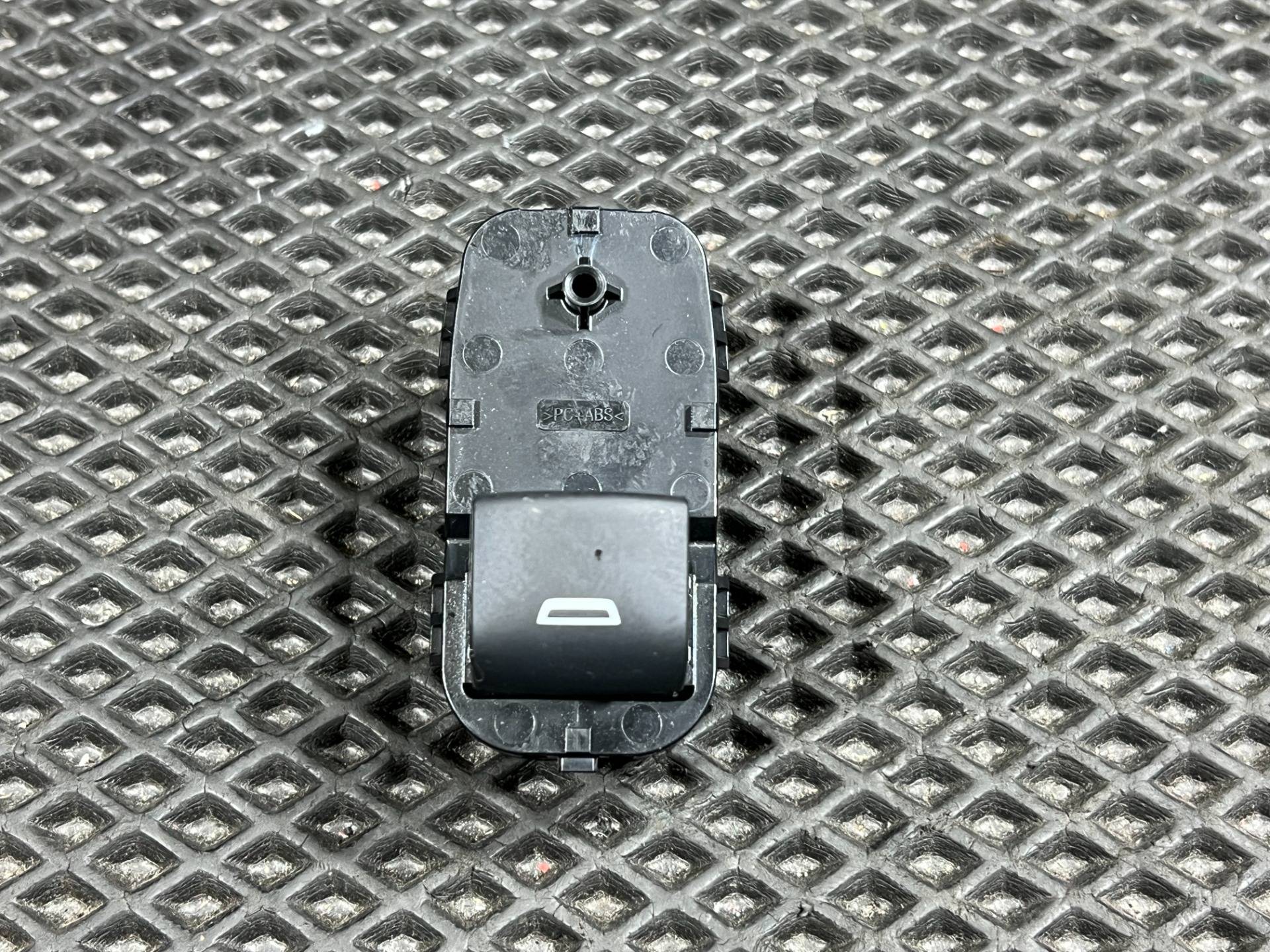 Кнопка стеклоподъемника GMC Terrain 2 рестайлинг 2024 OEM 84513466, 23308157, 84139701