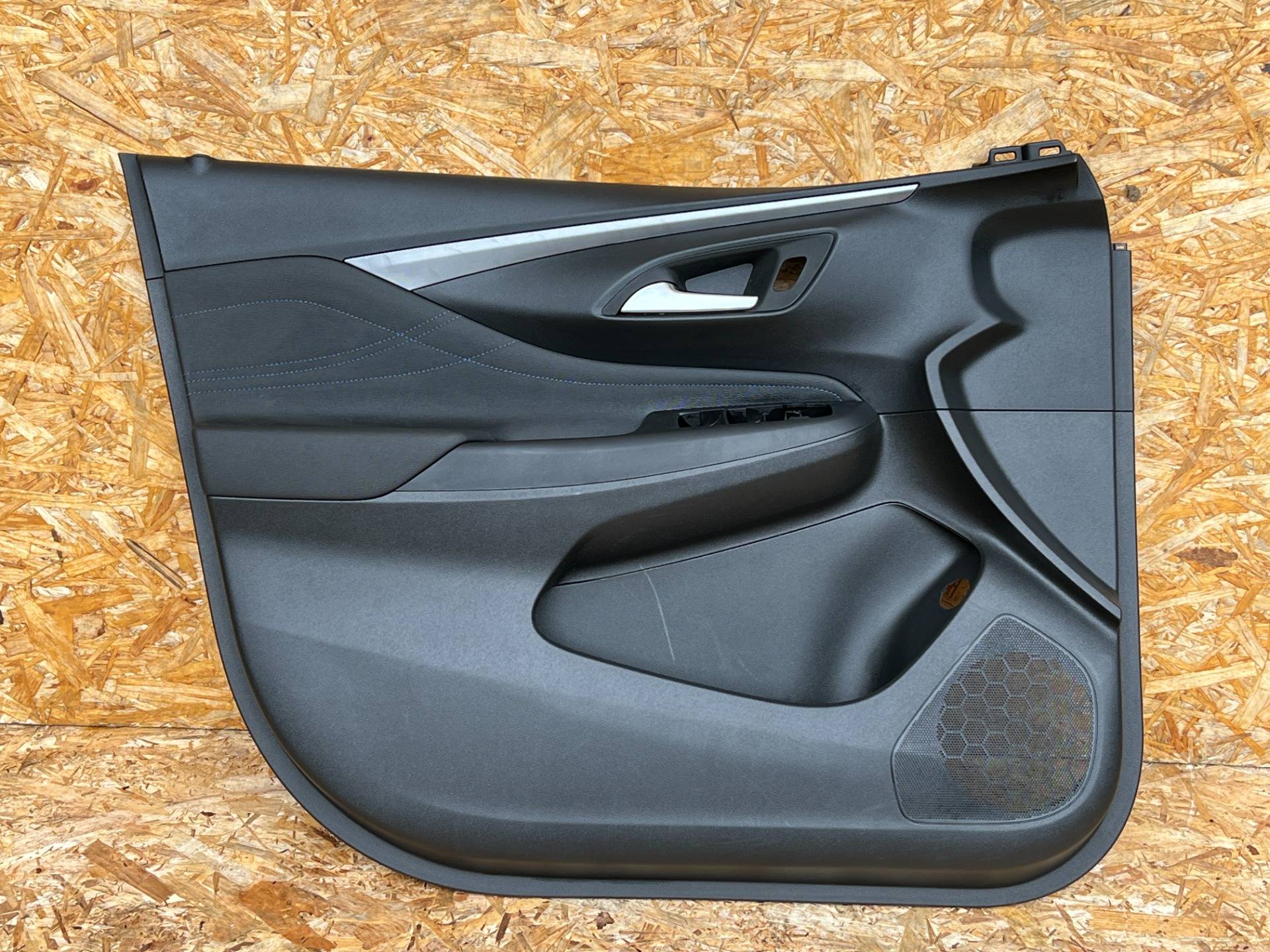 Обшивка двери передней левой (дверная карта) Buick Envista 2024 OEM 42900277, 42869061