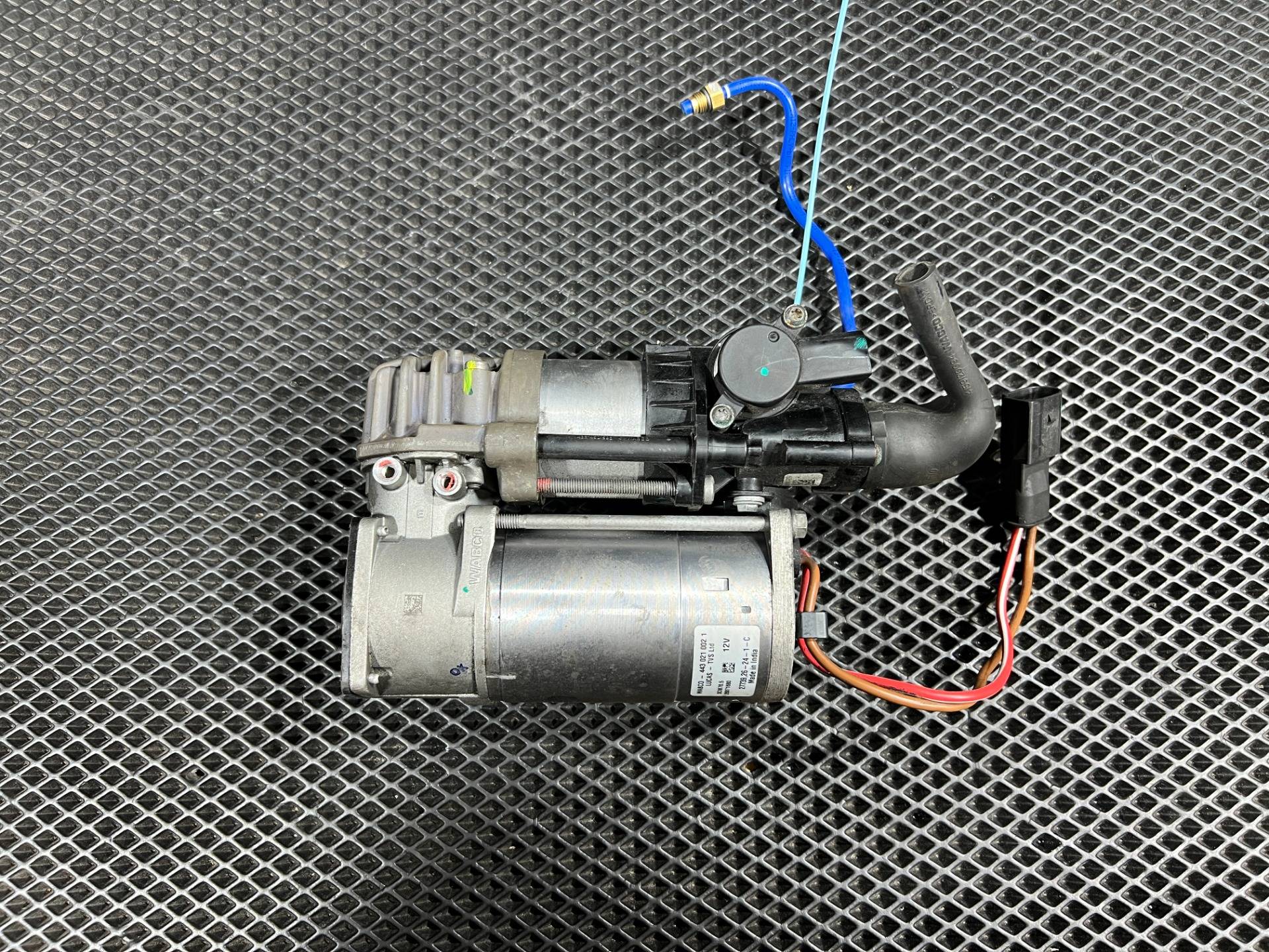 Компрессор пневмоподвески BMW 7 G11/G12 2017 OEM 37206884682, 194127