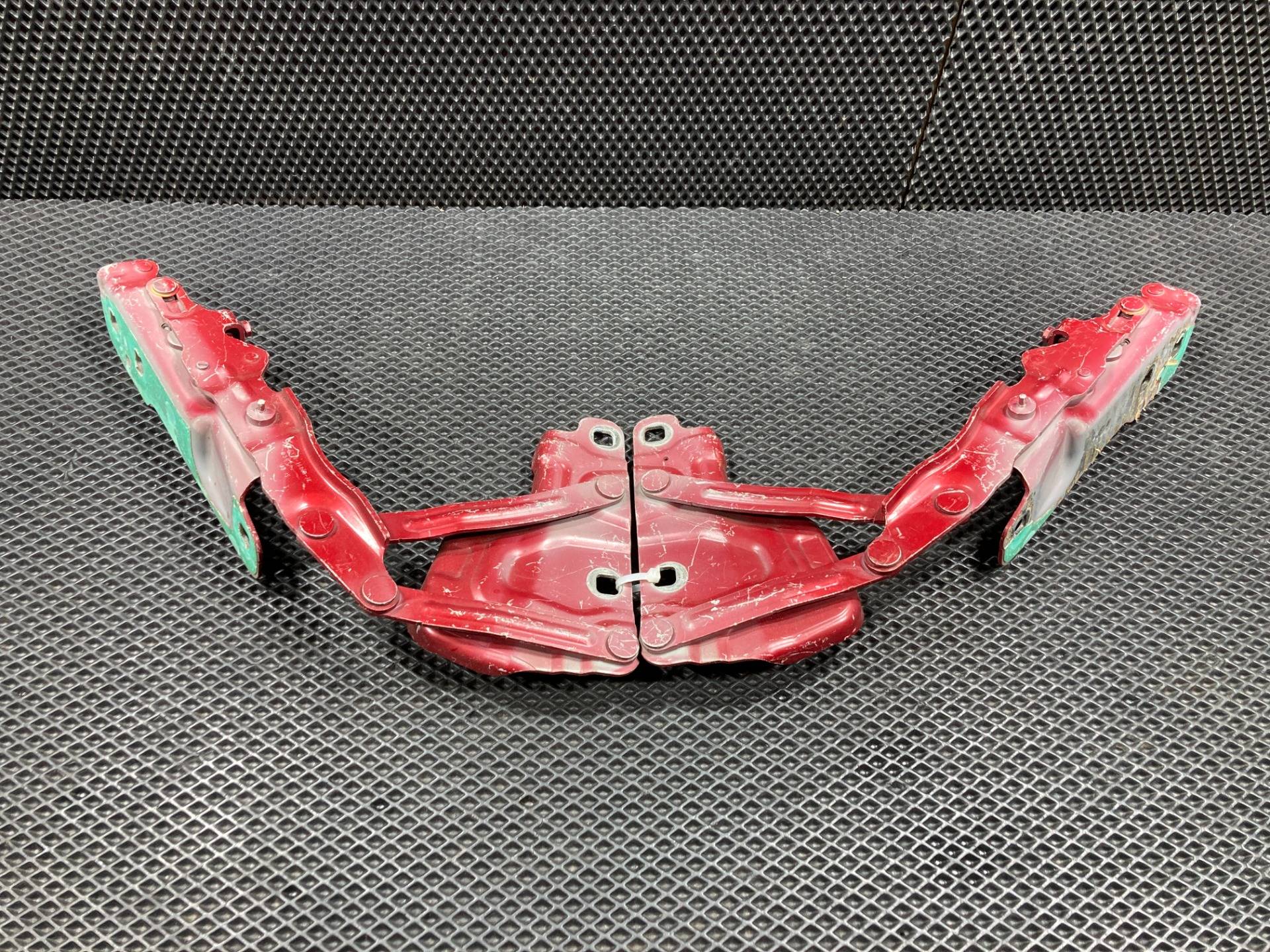 Петля капота Jaguar XE X760 2015 OEM GX7316800AE, GX7316801AE, T2H12980, T2H12981