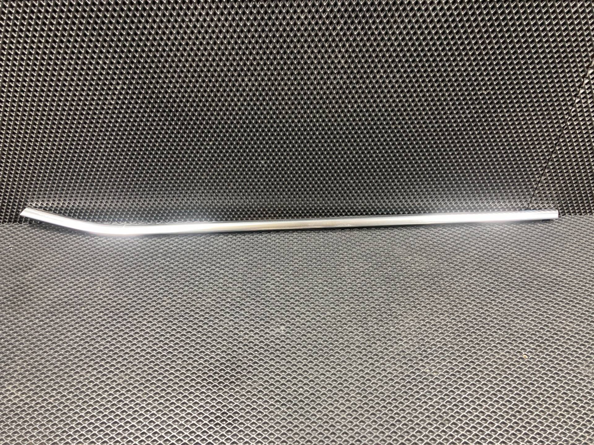 Молдинг двери передней левой BMW X5 F15 2018 OEM 51337289619
