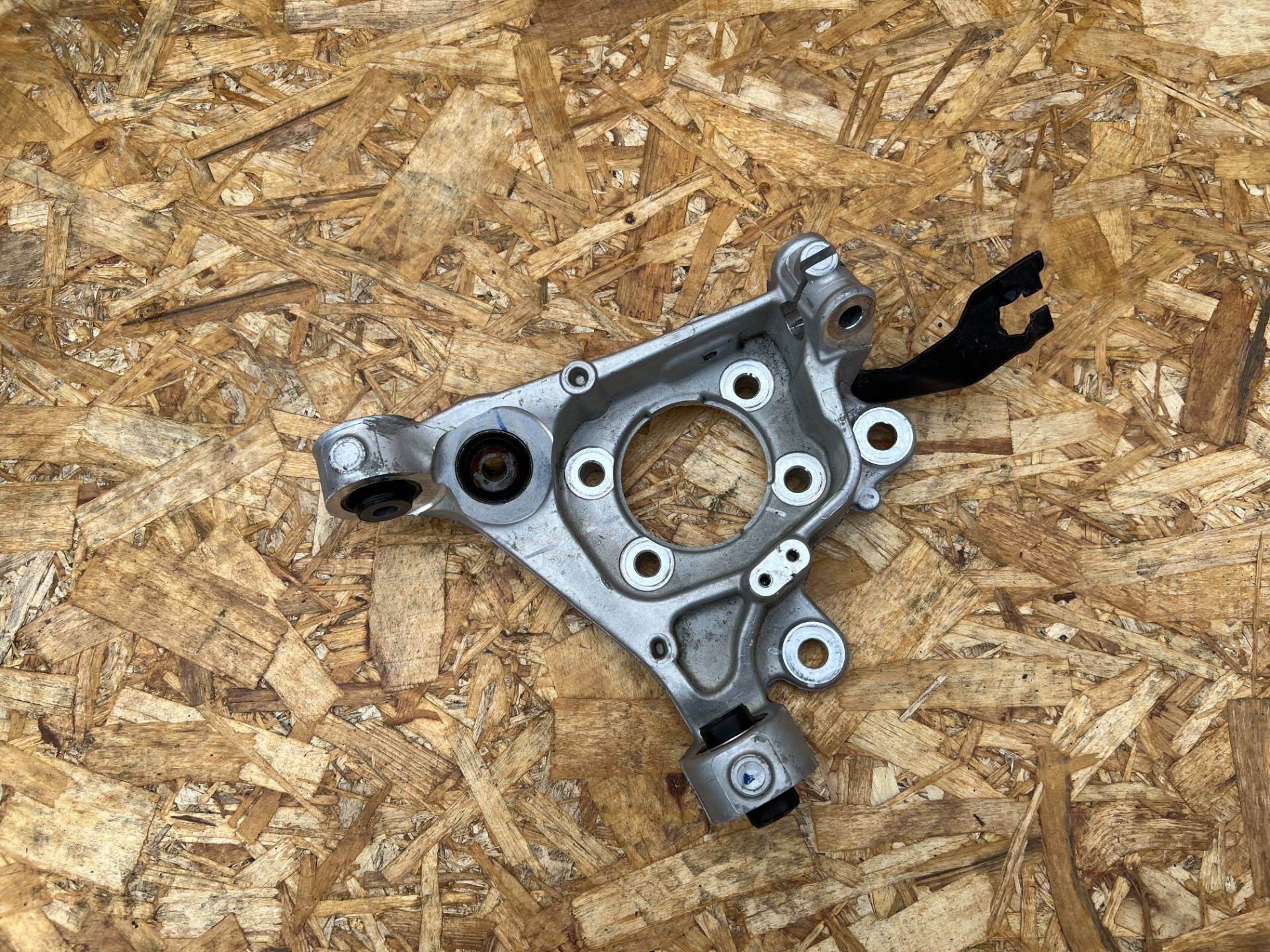 кулак задний правый Nissan Rogue T33 2023 OEM 430216RA1A