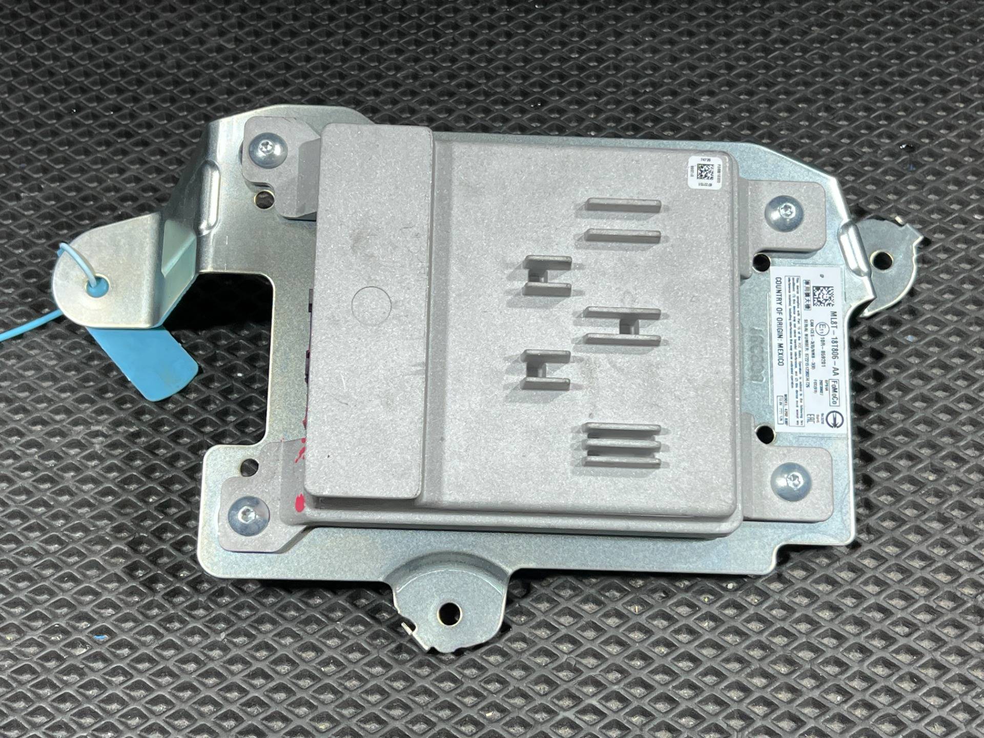 Усилитель музыкальный Ford Mustang Mach-E 2023 OEM ML8T-18T806-AA