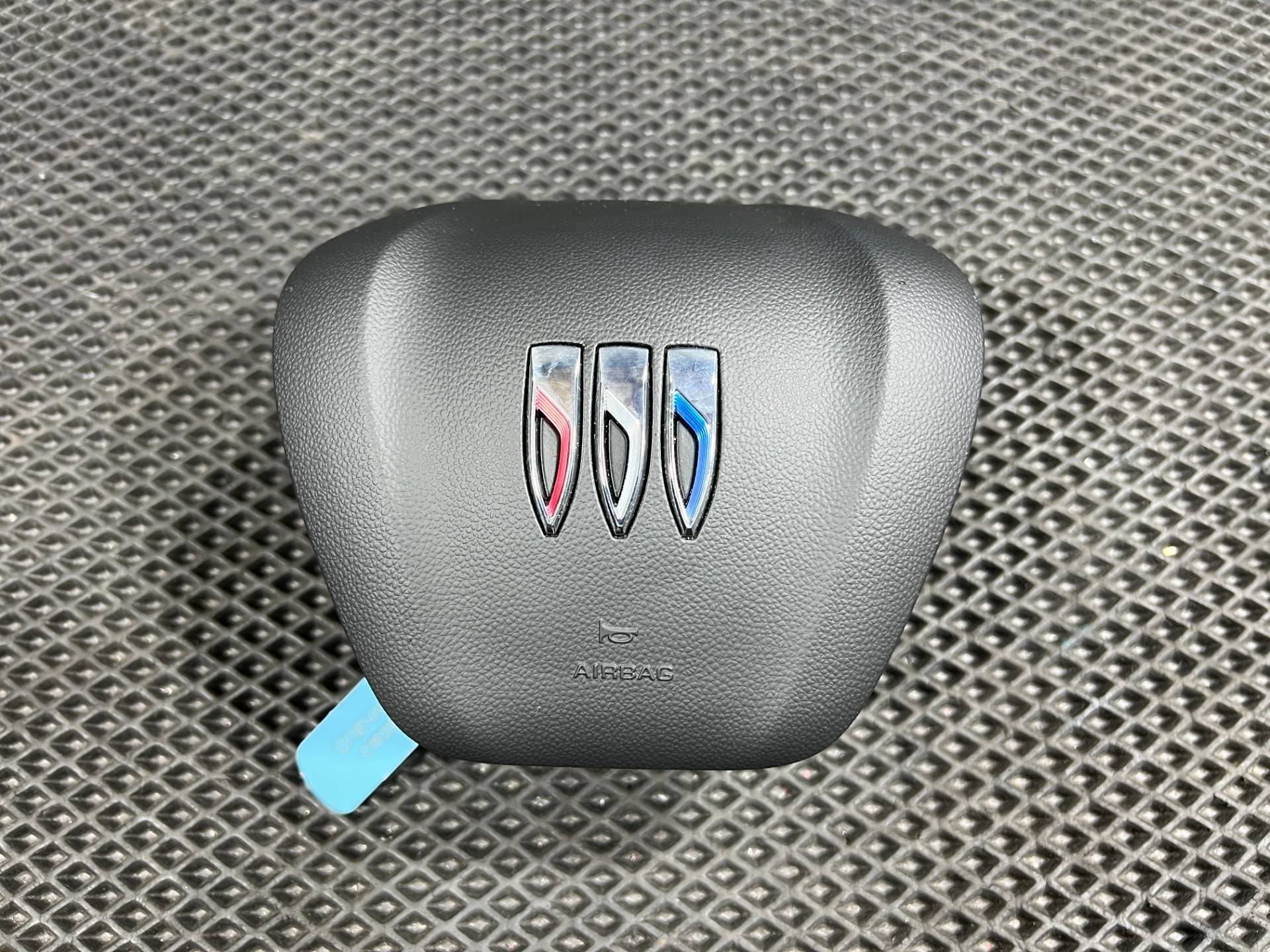 Подушка безопасности водителя Buick Encore GX рестайлинг 2024 OEM 60009059, 60007201, 60008697