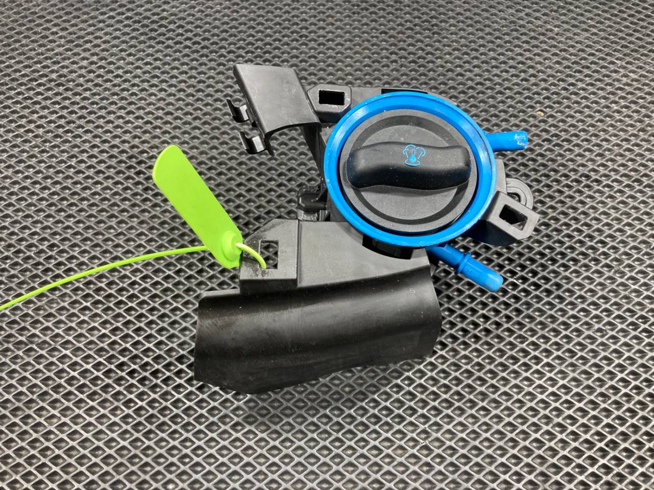 бачок расширительный Porsche Boxster 981 2014, 3.4 л., бензин, АКПП, 981551377, 98155137702 - фото №1