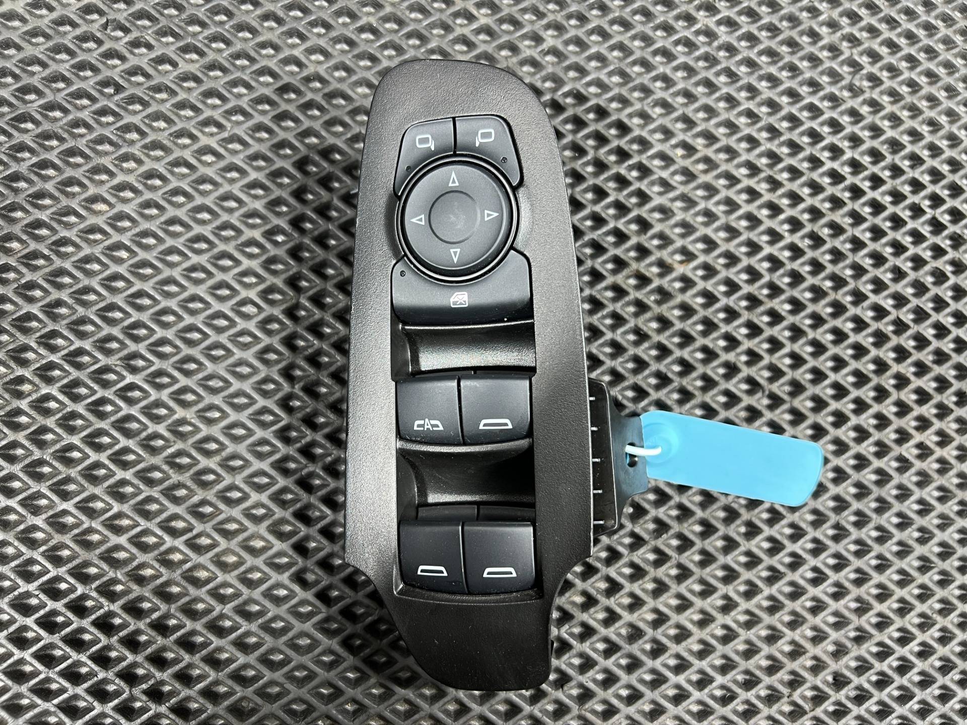 Блок управления стеклоподъемниками GMC Terrain 2 рестайлинг 2024 OEM 9BFL3464, 84513464