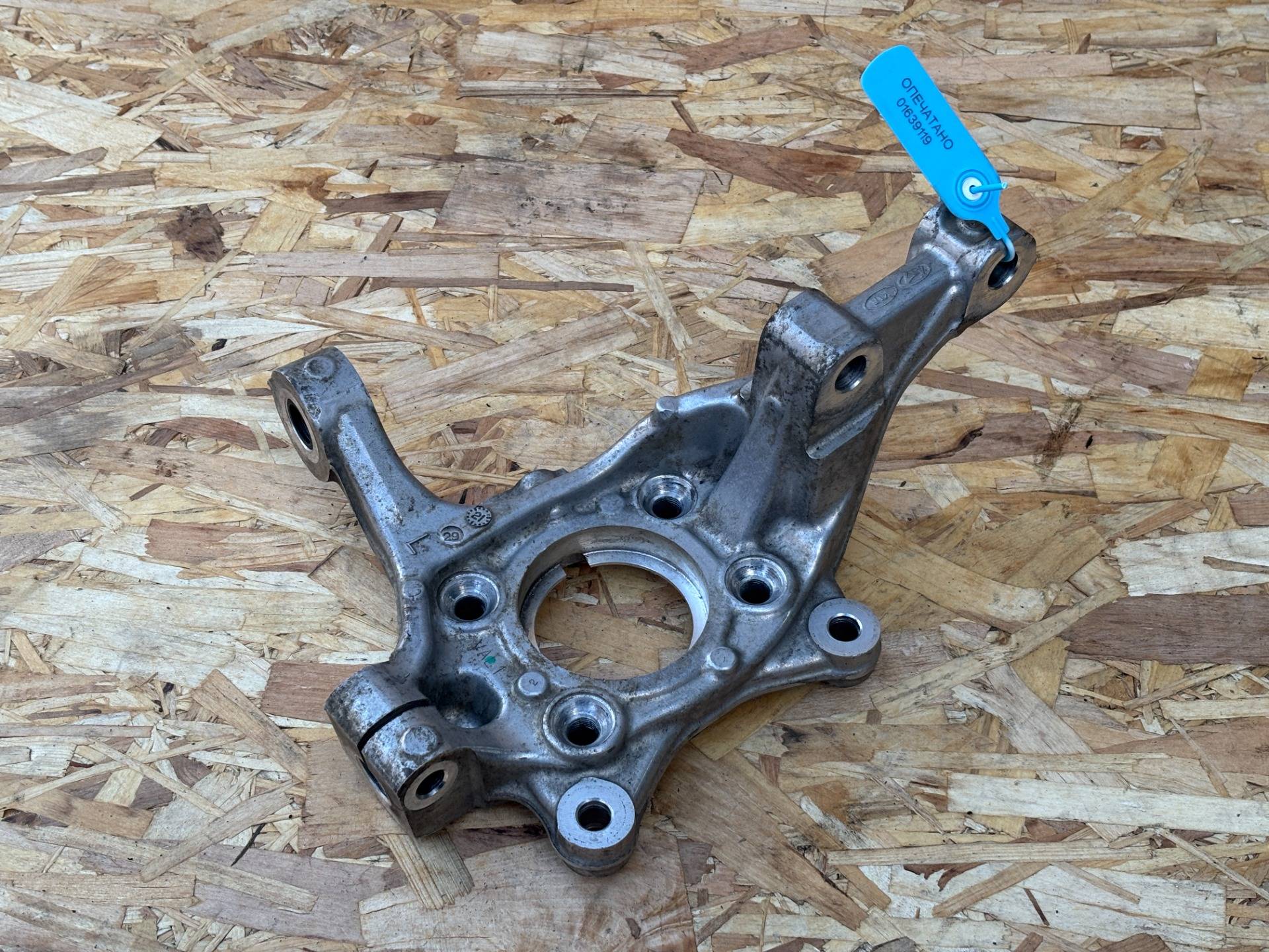кулак поворотный левый Hyundai Sonata 8 поколение 2022 OEM 51710L0500