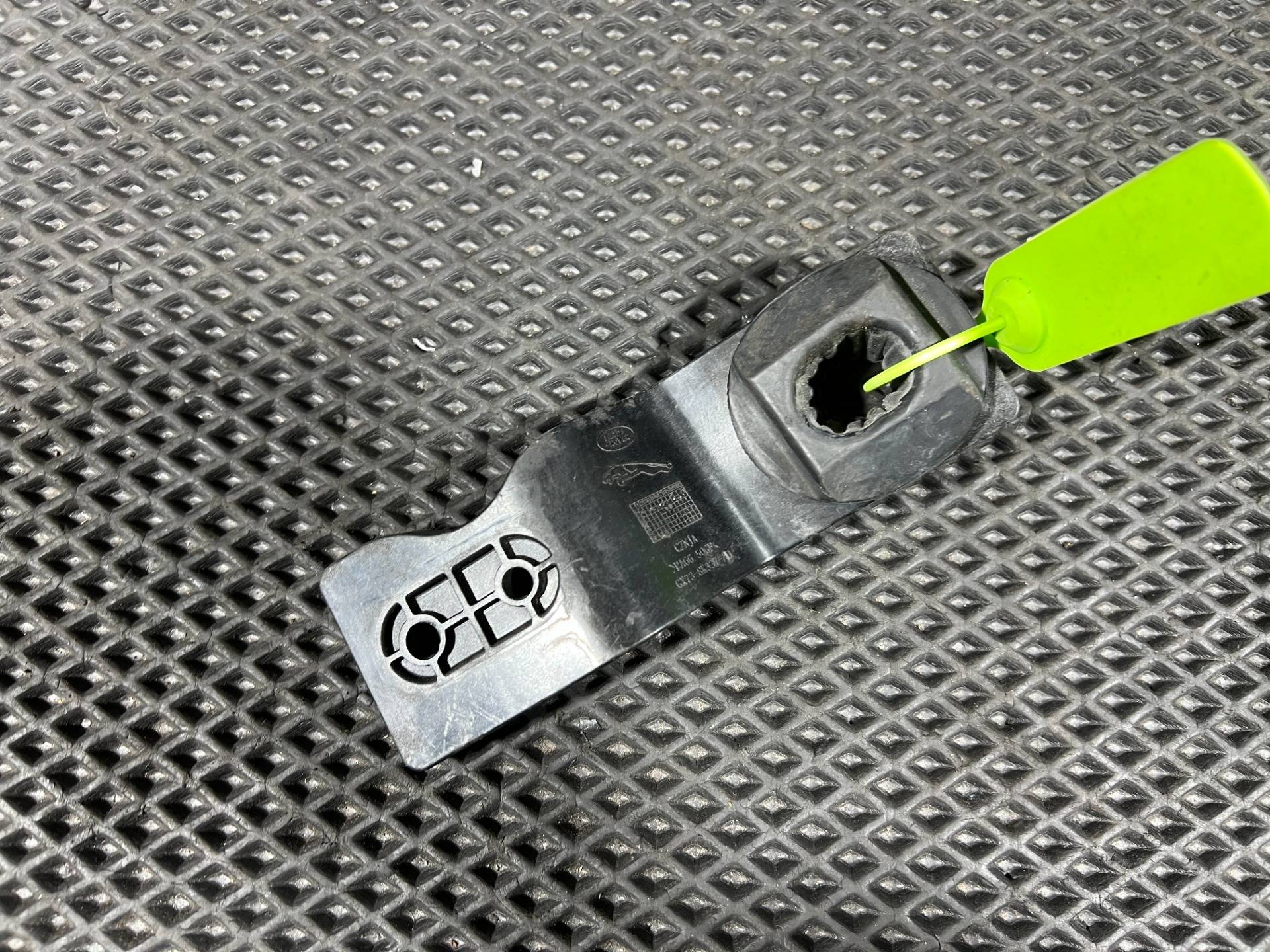 Кронштейн радиатора Jaguar XE X760 2017 OEM GX738K337AD, T2H25177, T2H44758
