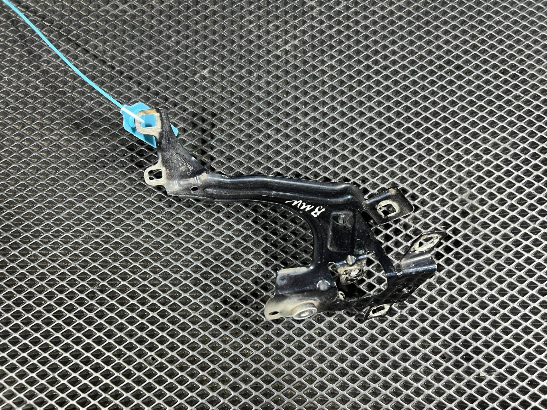 Кронштейн крепления крыла BMW 7 G11/G12 2017 OEM 7347423