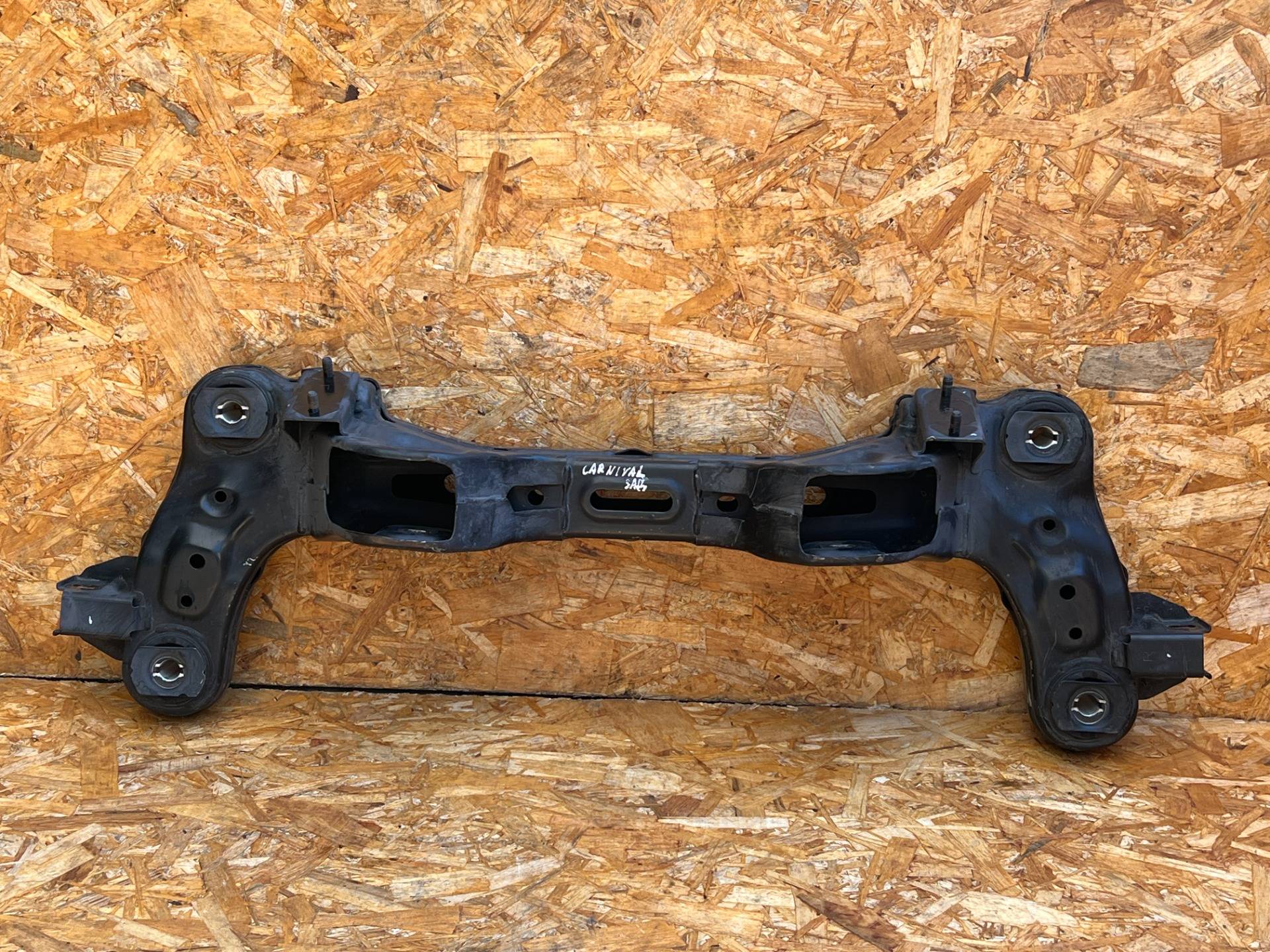 Балка подвески задняя Kia Carnival 4 2022 OEM 55405-R0000