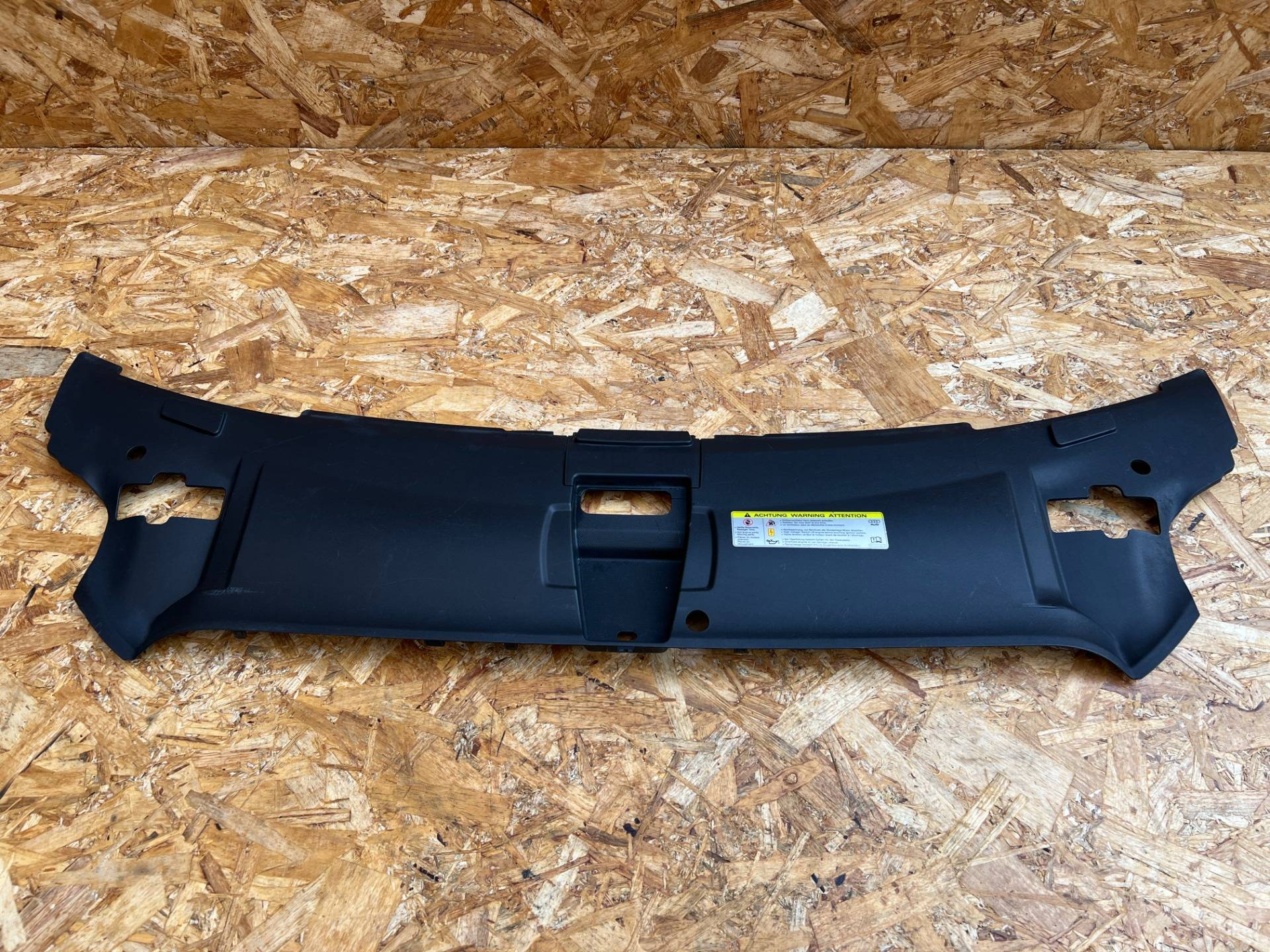 Накладка замка капота Audi A8 D4/4H 2013 OEM 4H0807081, 408030665