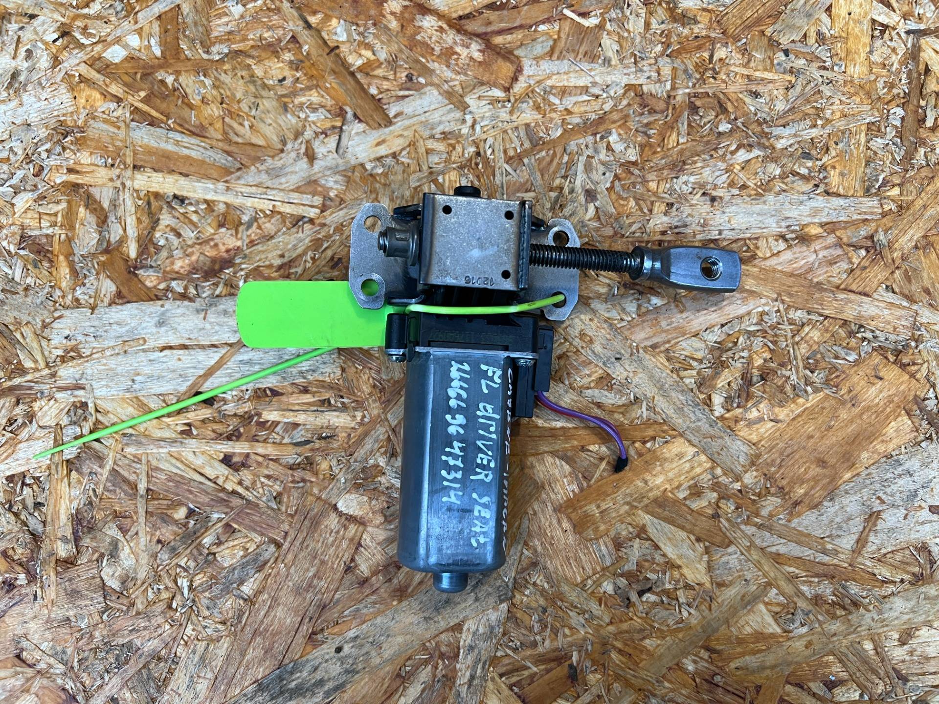 моторчик регулировки сиденья Porsche Cayenne 958 2020 OEM 988582-105