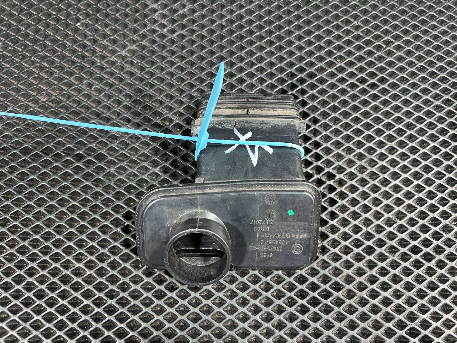 Горловина бачка омывателя BMW M5 F90 [рестайлинг] 2022 OEM 61667357287