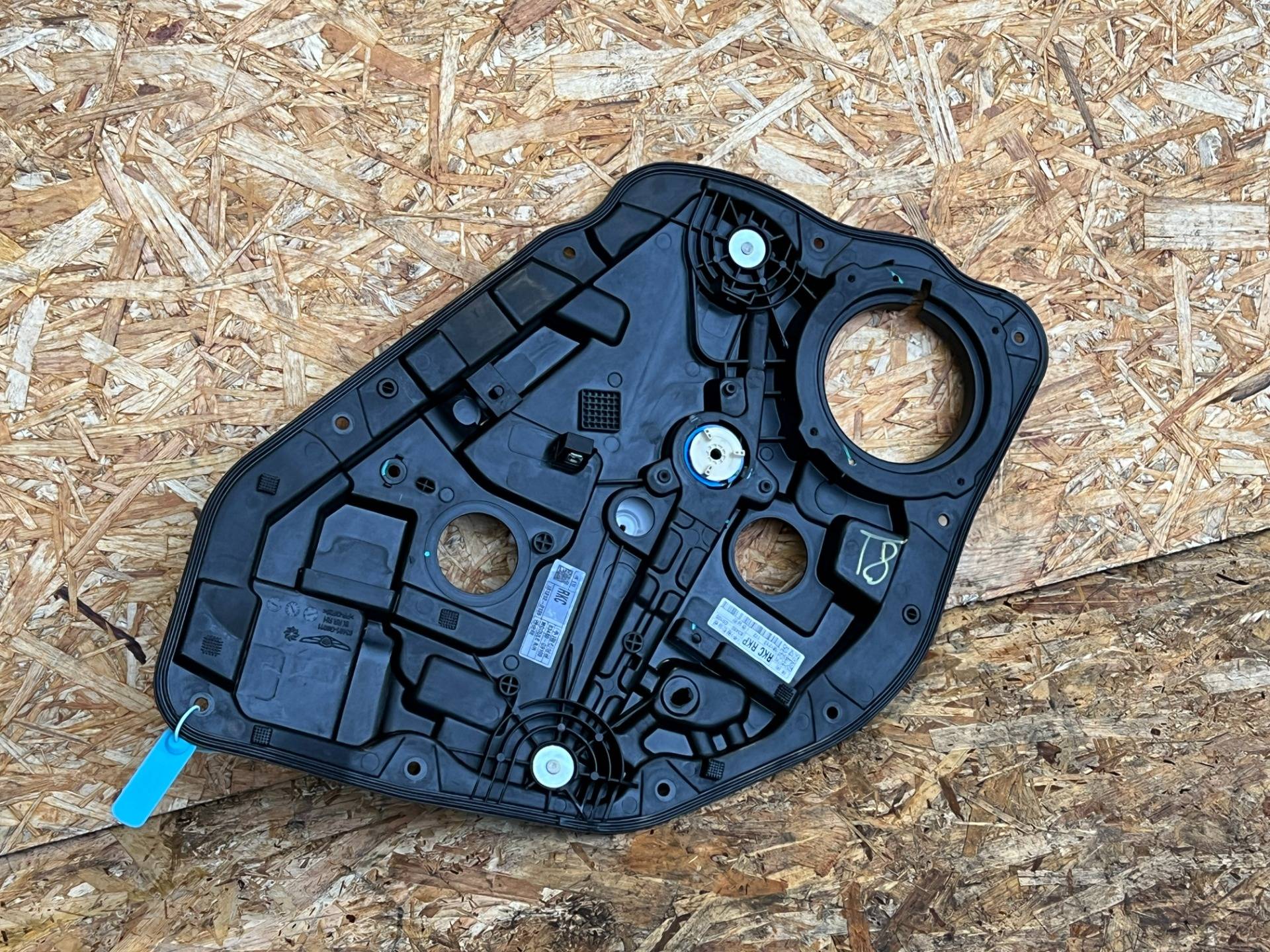 стеклоподъемник задний правый Genesis G70 2019 OEM 83481-G9011, 83480-G9100