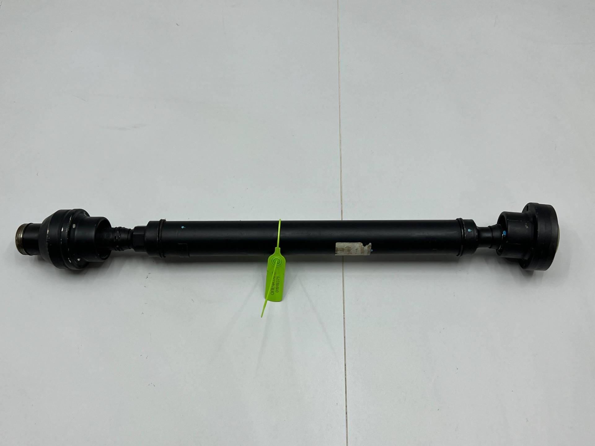 Карданный вал Land Rover Range Rover 4 2019 OEM JLR-525W-GF6DA, LR082562, LR034513, LR057620