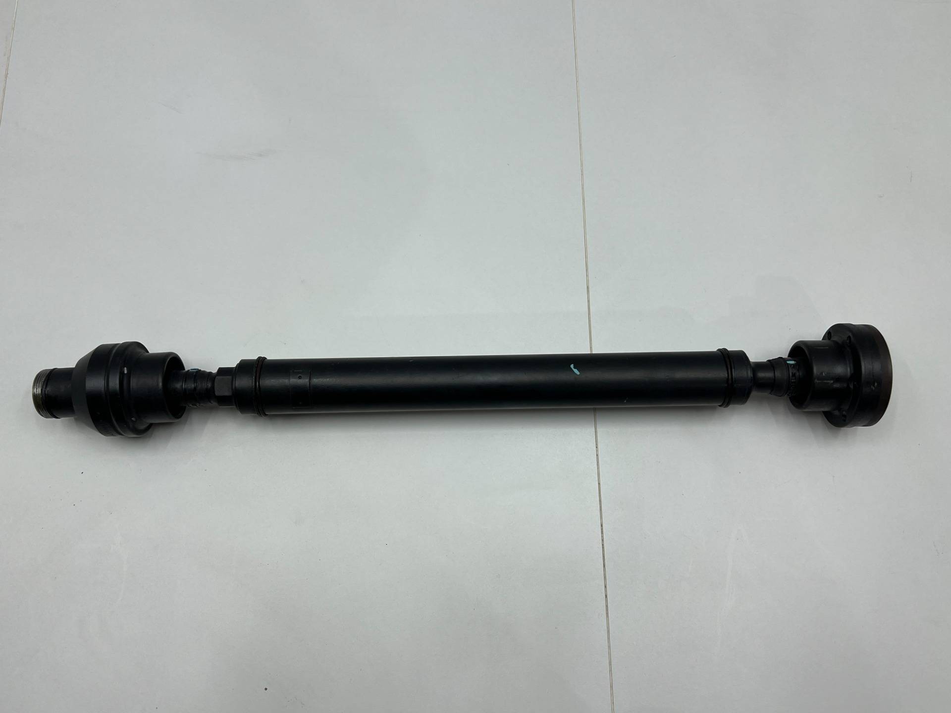 Карданный вал Land Rover Discovery 5 2014 OEM JLR806WGF6DA, LR082562