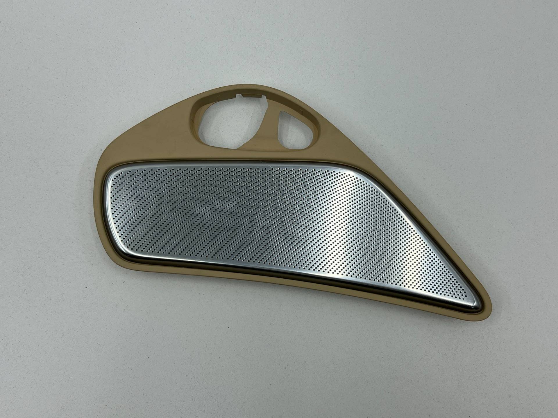Сетка для динамика Audi A8 D4/4H 2013 OEM 4H0868960B