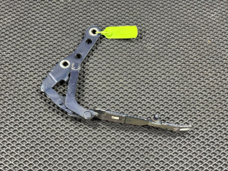 петля капота правая BMW 3 серия E46 [рестайлинг] 2003, 3.0 л., M54 B30 (306S3), бензин, седан, 8200124