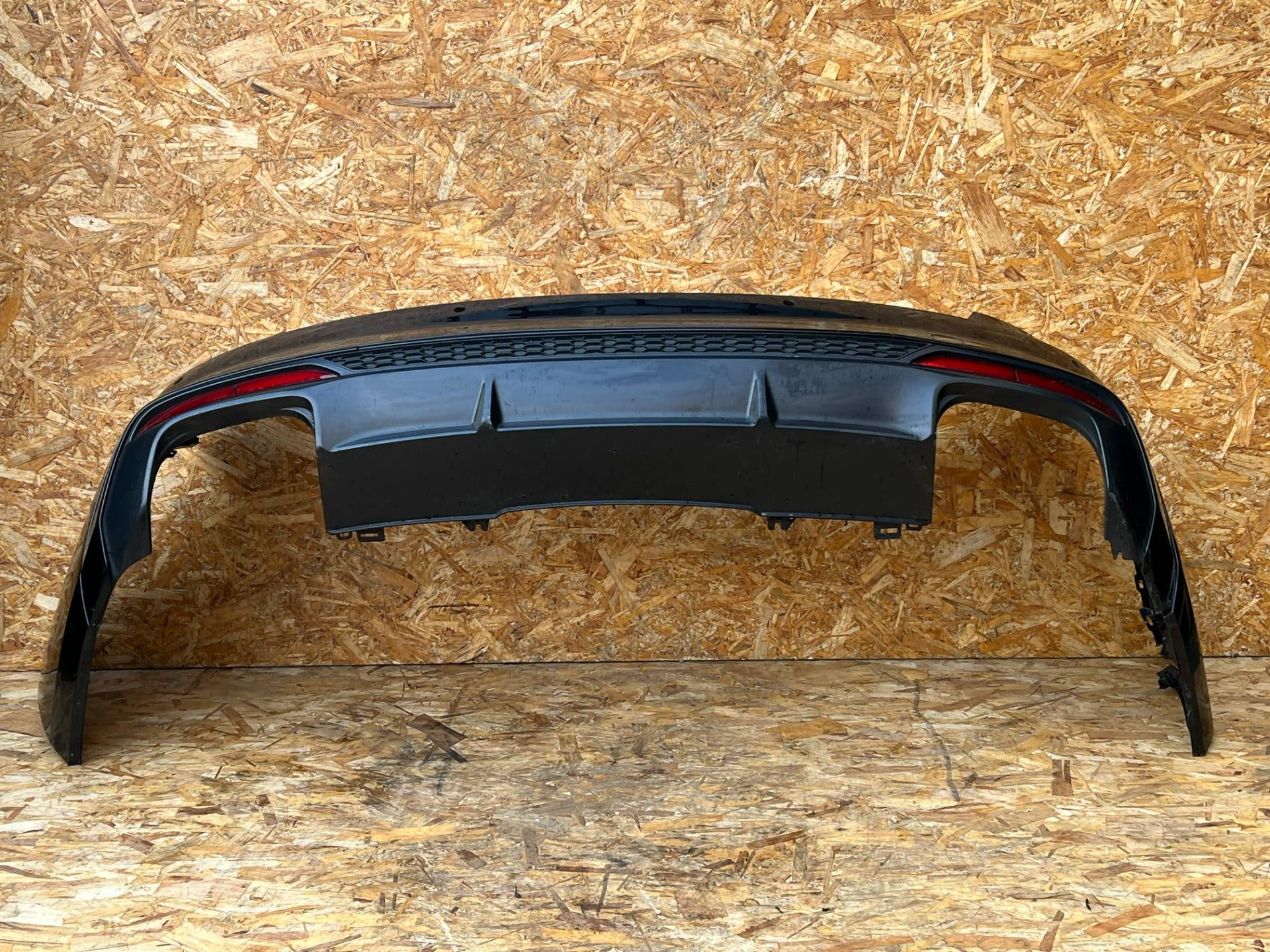юбка бампера заднего Audi S4 B9 рестайлинг 2021 OEM 8W0807521AC, 8W5807067L