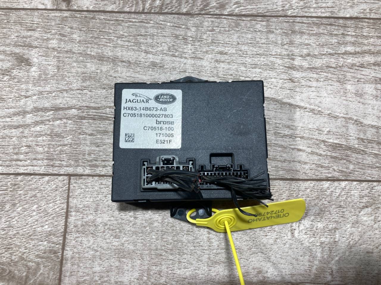 блок управления крышкой багажника Jaguar XE 1 поколение X760 2017, 3.0 л., бензин, АКПП, седан, HX6314B673AB, C70518-100, T4N13796 - фото №1